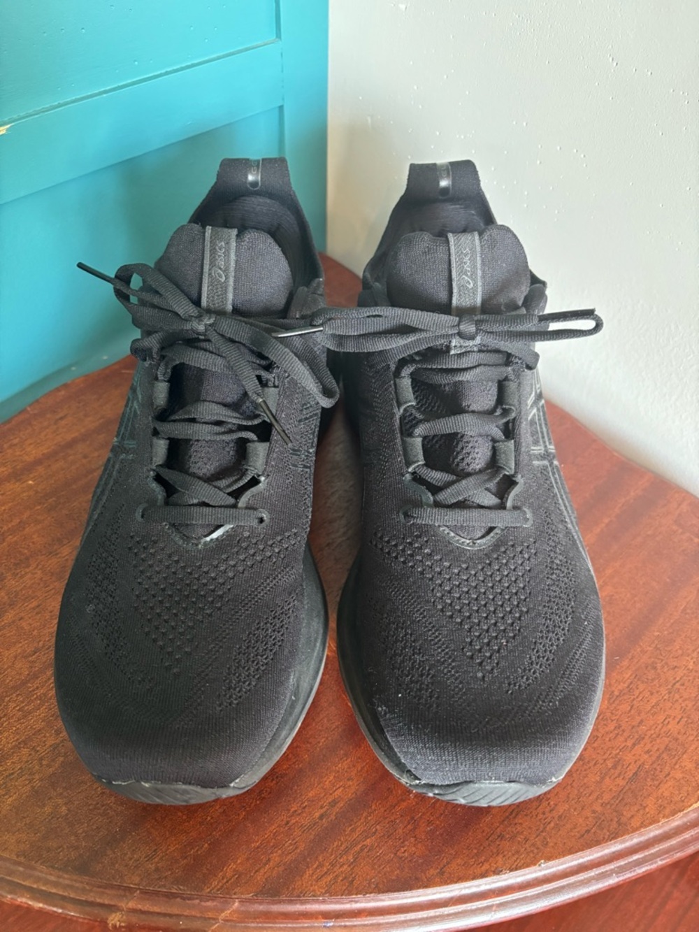 ASICS Men’s All-Black Gel Nimbus 26 Athletic Sneakers US Size 10